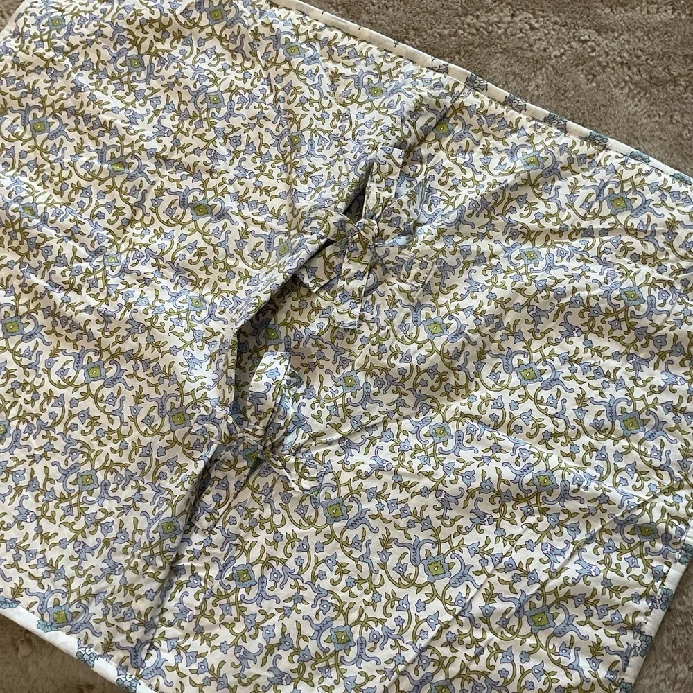 Pottery Barn ELLY Quilted Shams Set of 2 Standard 26x20 White Floral Cottagecore